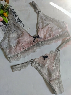 Conjunto Ondina. (Hada protectora de ríos y lagos).