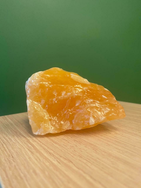 Calcita Laranja. Pedra Bruta. Tamanho G.