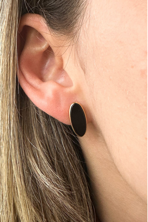 Brinco em Ouro Amarelo 18k Oval Resina Negra - comprar online