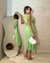 vestido-midi-com-fenda-e-decote-v-verde