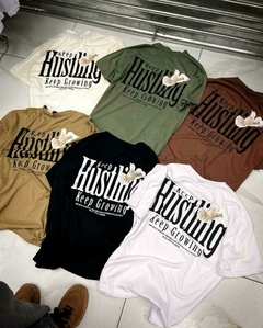 REMERA OVERSIZE HUSTING CREMA