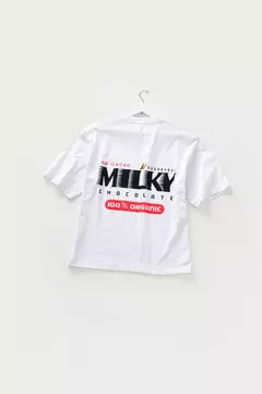 REMERA BOXY "MILKY"