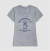 Camiseta cinza feminina com estampa azul de cachorro sorridente e texto divertido "Sou perfeita? Não. Estou melhorando? Também não".