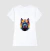 Camisa brancafeminina com estampa de um cachorro usando óculos escuros coloridos.