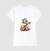 Camiseta feminina branca com estampa de um cachorro beagle tocando violão e usando um chapéu.