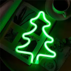 LAMPARA LED COLGANTE ARBOL DE NAVIDAD VERDE 26CM en internet