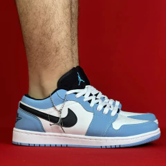 AIR JORDAN 1 LOW AZUL BRANCO LOGO PRETO NACIONAL S