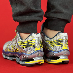 MIZUNO PROPHECY 1 CINZA AMARELO AZUL NACIONAL PREMIUM - comprar online
