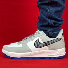 NIKE AIR FORCE 1 DIOR COURO LISO COM FERRINHO