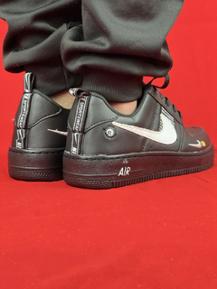 NIKE AIR FORCE PRETO BRANCO LV8 SINTÉTICO na internet