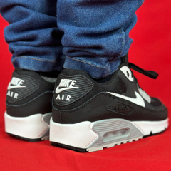 NIKE AIRMAX 90 PRETO CINZA na internet