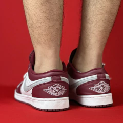 AIR JORDAN 1 LOW VINHO BRANCO CINZA NACIONAL S na internet
