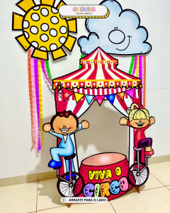 MOLDURA PARA FOTO DIA DO CIRCO na internet