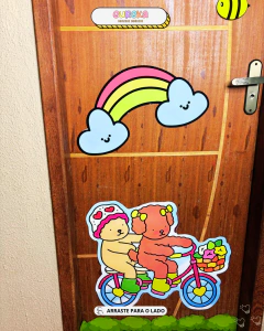PAINEL PORTA VOLTA ÀS AULAS BOBBIE GOODS - comprar online