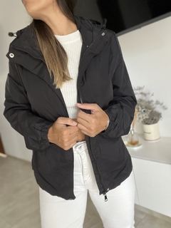 Imagen de Campera Dos en una
