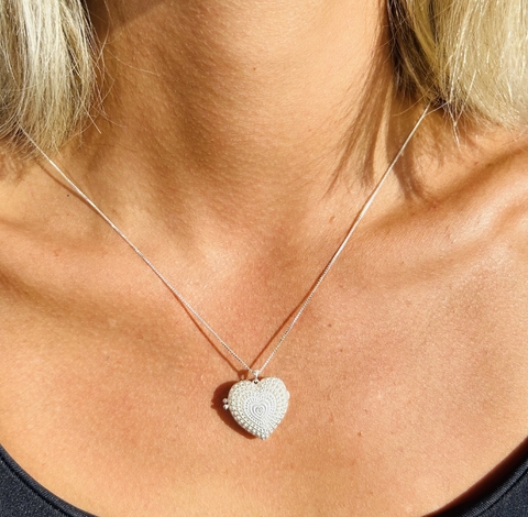 Relicário Prata 925 coração e oval