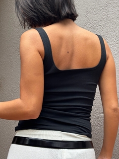 Imagen de MUSCULOSA BASICA MILAN