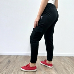 PANTALON CARGO RUSTICO CON PUÑO en internet