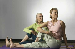 YOGA MENOPAUSICA