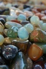 GUÍA DE PIEDRAS Y CRISTALES
