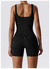 Macacão fitness: design justo, texturizado, com alças finas e decote sutil, perfeito para realçar a silhueta com conforto e estilo. - comprar online