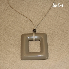 Colar Longo Retângulo (Fendi) - C - 016 - comprar online