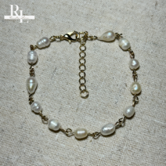 Pulseira pérolas (barroca) acabamentos dourados - P -017