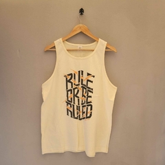 Musculosa SC estampada en internet