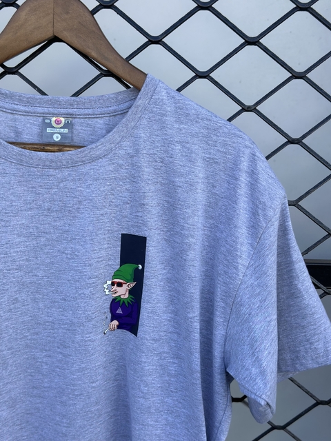 Camiseta Duende Cinza - comprar online