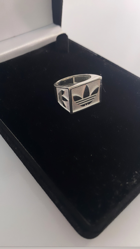 Anel Adidas