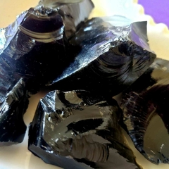 Obsidiana Negra Bruta - Proteção Energética e Verdade Interior - comprar online