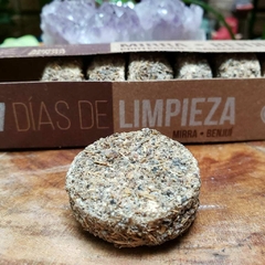 Pastilha de Defumação 7 Dias De Limpeza Mirra e Benjoin - Sagrada Madre - loja online