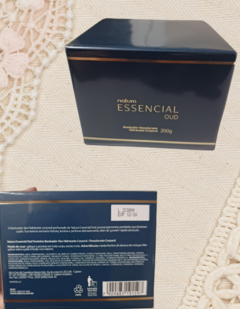 Hidratante iluminador - Essencial Oud - comprar online