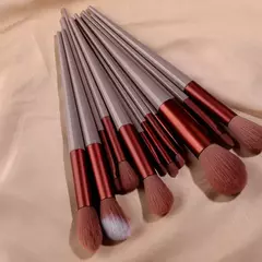 Conjunto de Pincéis de Maquiagem na internet