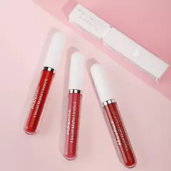 Batom líquido fosco impermeável - Deusa da estética