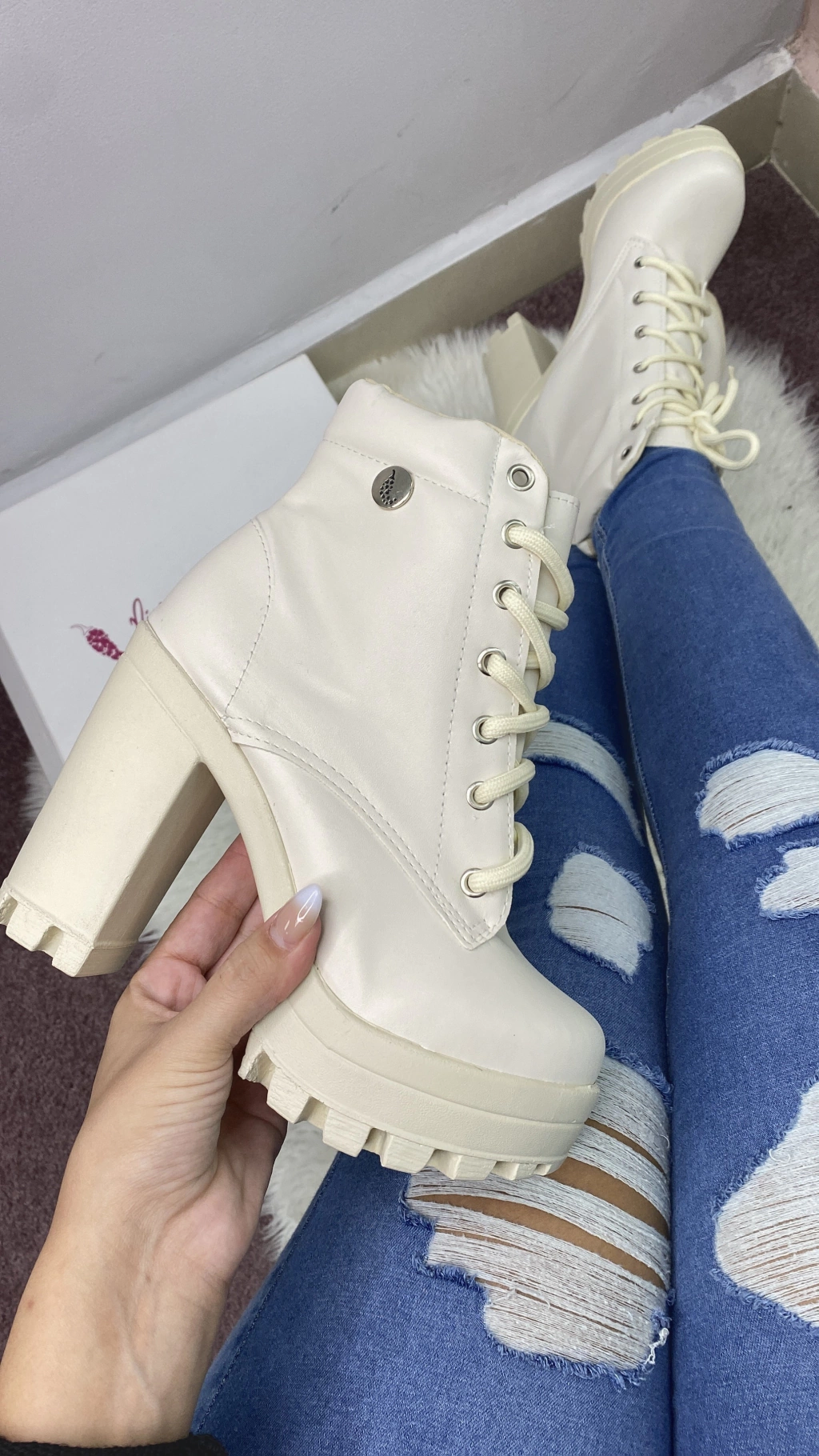 bota pimenta doce tratorada off white
