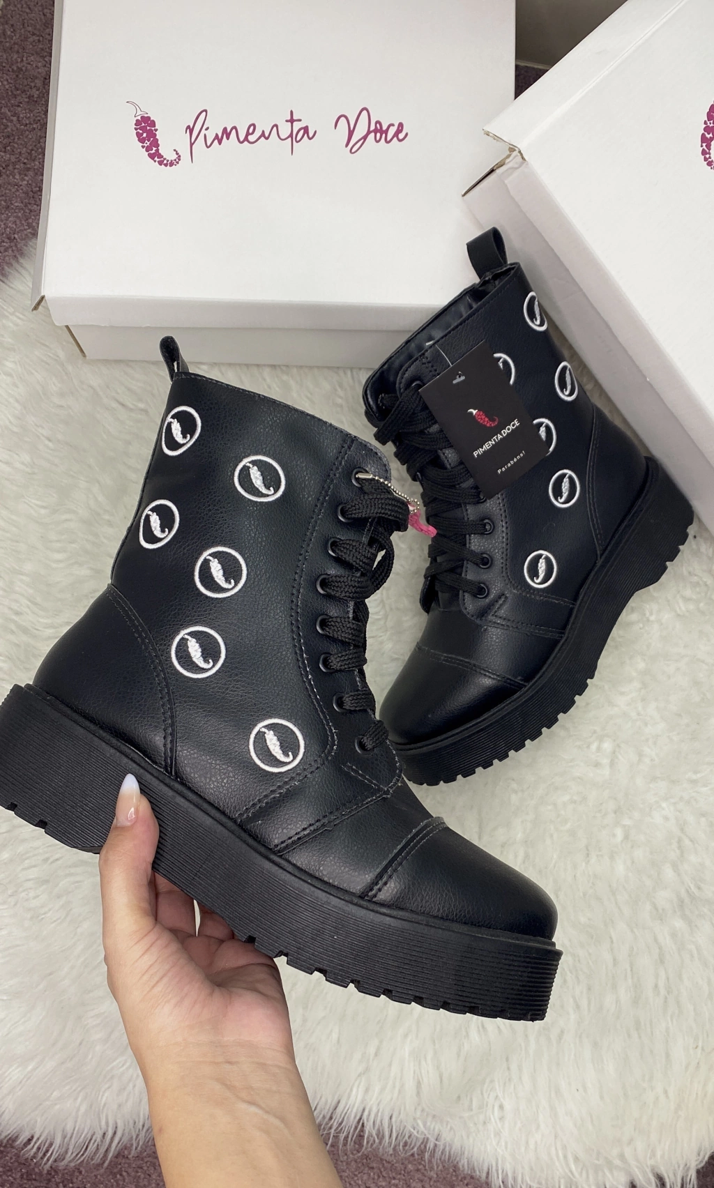 Coturno pimenta doce bordado