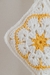 Borla flor africana blanca y amarillo