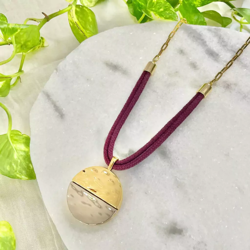 Medalão Martelado Roxo