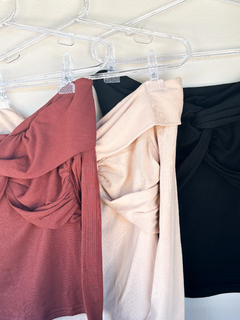 Blusa Jade na internet