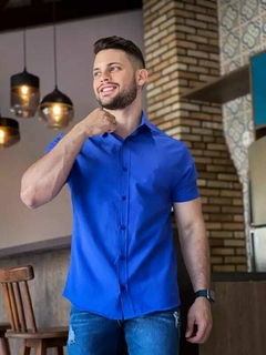 Camisa masculina social Slim manga curta azul royal