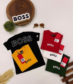Camiseta Hugo Boss escrito no Peito
