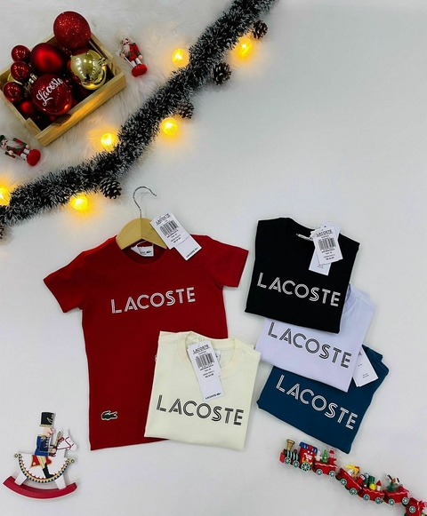 Camiseta Lacoste escrito no Peito