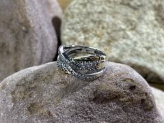 Anillo brillante enlace grueso.