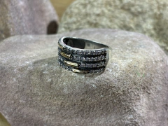 Anillo gran frente brillante.