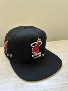 gorra cerrada heat