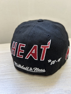 gorra cerrada heat en internet