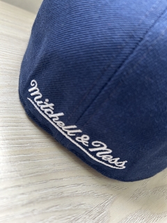 Gorra cerrada warriors en internet