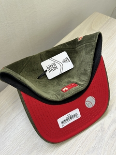 Gorra NY cerrada en internet