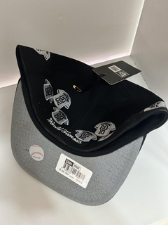 Gorra supreme cerrada - comprar online